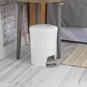 1009  - 1.6 Gal. StepOn Wastebasket