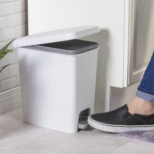 1061  - 2.7 Gal. Rectangular Step-on Wastebasket